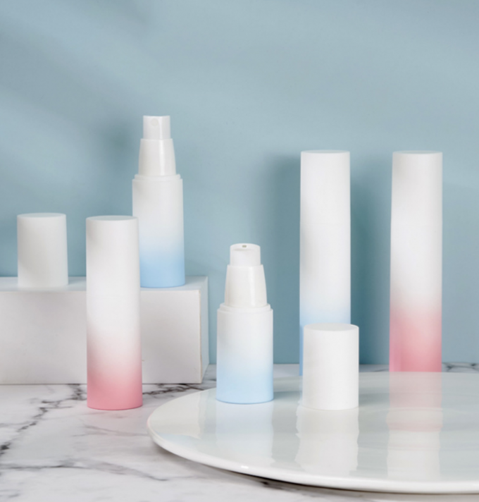 曇らされた空気のないローションはプラスチック化粧品の容器の勾配50g 3.3*14.5cmに吹きかける 0