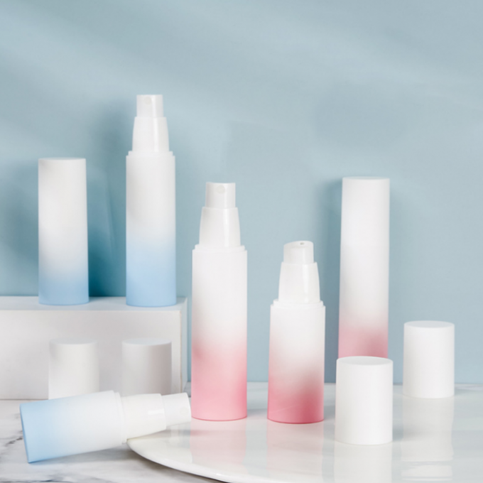 曇らされた空気のないローションはプラスチック化粧品の容器の勾配50g 3.3*14.5cmに吹きかける 2